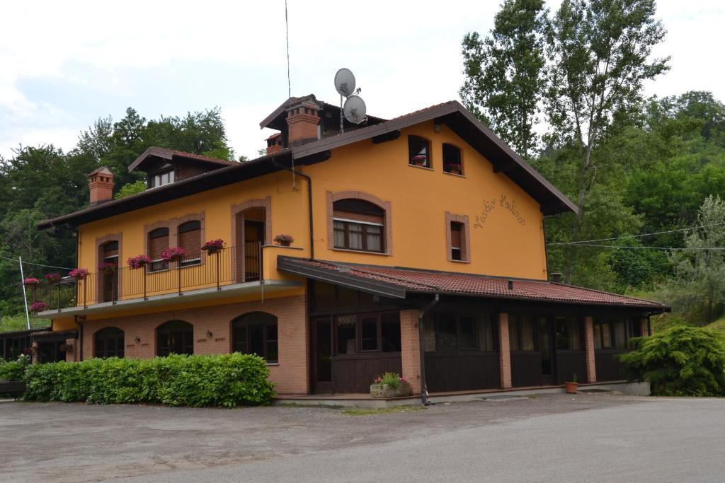 Trattoria Vecchio Mulino Bed & Breakfast Niella Tanaro Eksteriør bilde