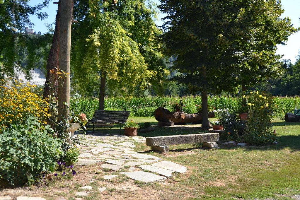 Trattoria Vecchio Mulino Bed & Breakfast Niella Tanaro Eksteriør bilde